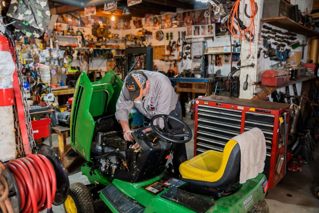 Tractor service me laparwahi, padengi mahengi