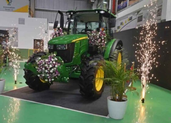 John Deere Ne Lounch Kiya 130 HP Ka Damdaar Tractor