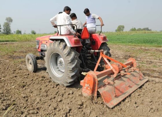 Grmiyo Me Ghari Jutai Ke Fayde