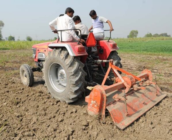 Grmiyo Me Ghari Jutai Ke Fayde